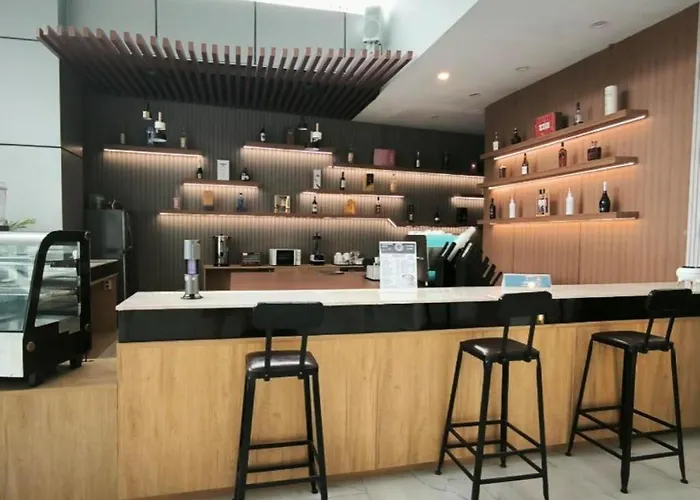 فندق Skyport Paranaque 3*