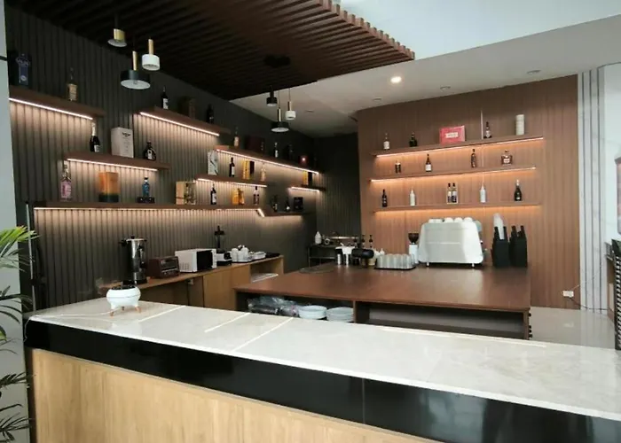 Skyport Paranaque 3*